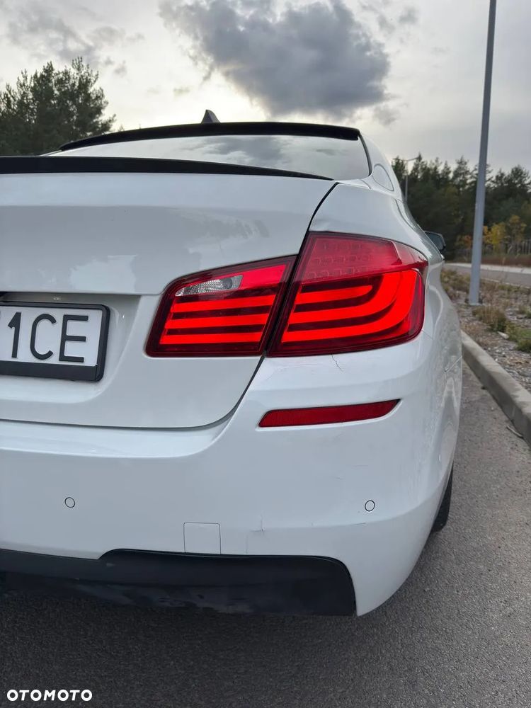 BMW Seria 5 525d xDrive - 11