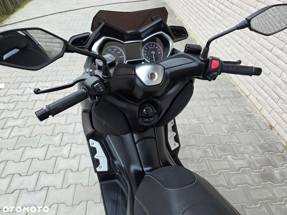 Yamaha X-max - 17