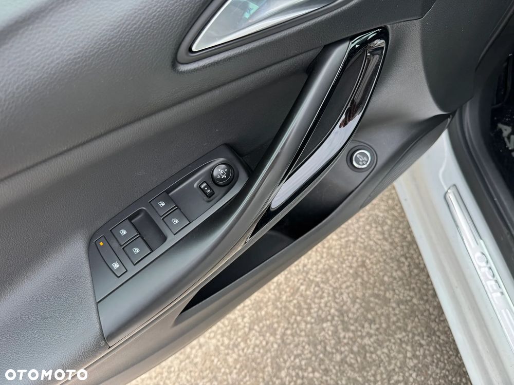 Opel Astra 1.4 T Dynamic S&S - 31