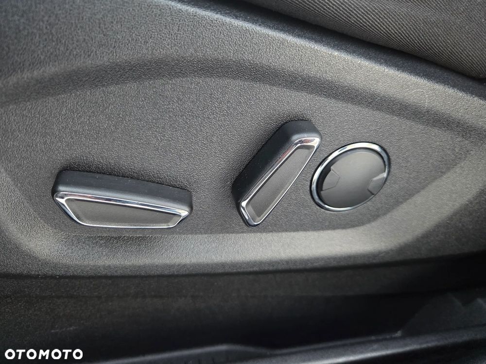 Ford S-Max - 16