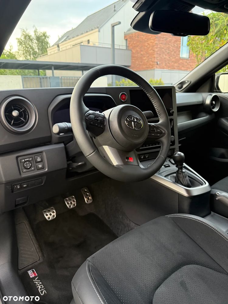Toyota Yaris GR 1.6 Dynamic - 13