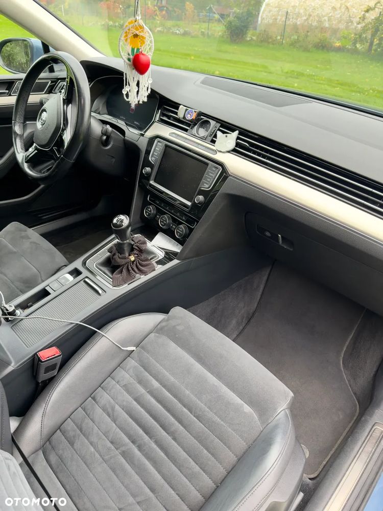 Volkswagen Passat 2.0 TDI SCR Highline - 6