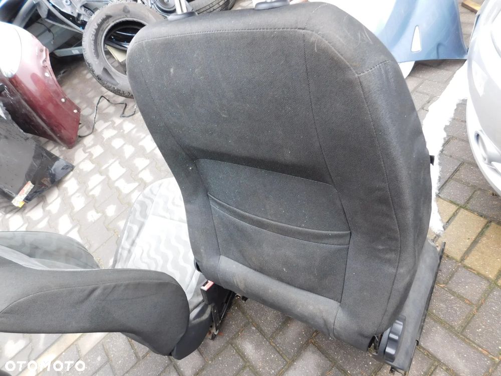 fotele przód kierowcy pasażera SKODA FABIA II ROOMSTER PRAKTIK - 12