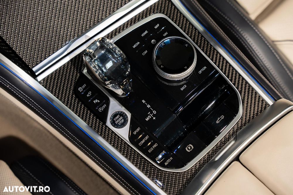 BMW M8 M850i xDrive AT - 36