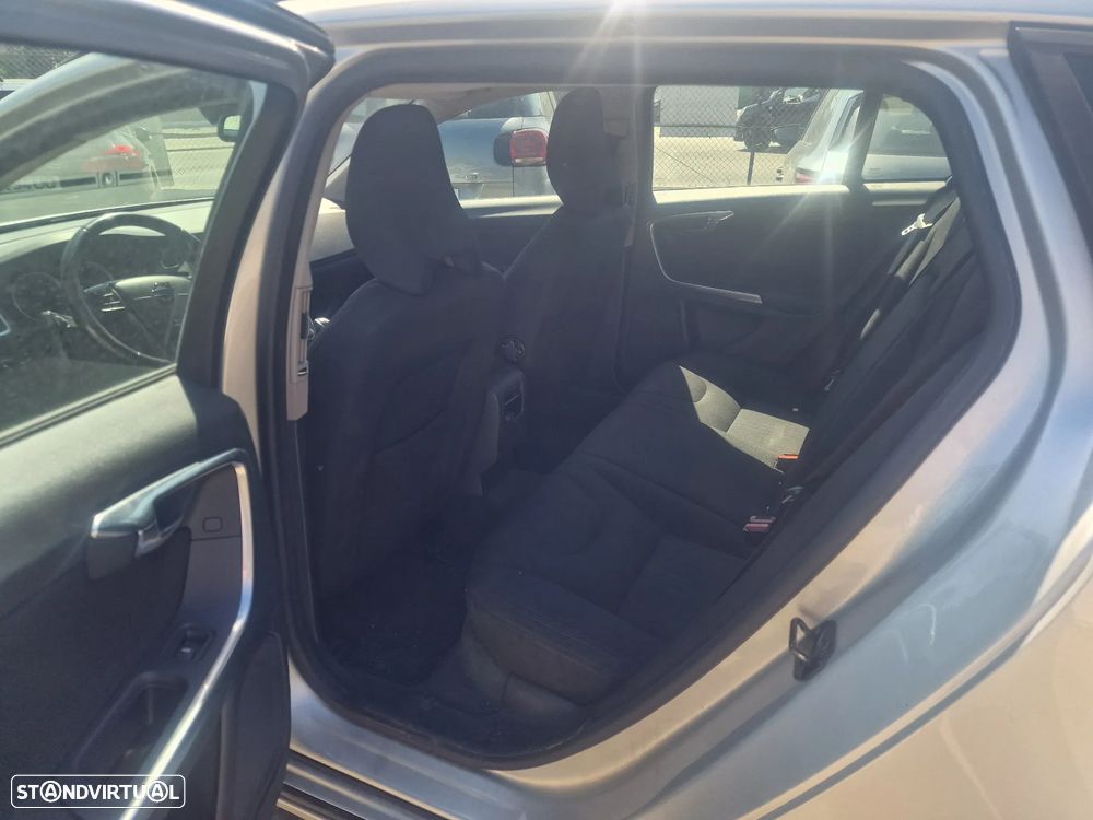 Volvo V60 DRIVe Momentum - 7