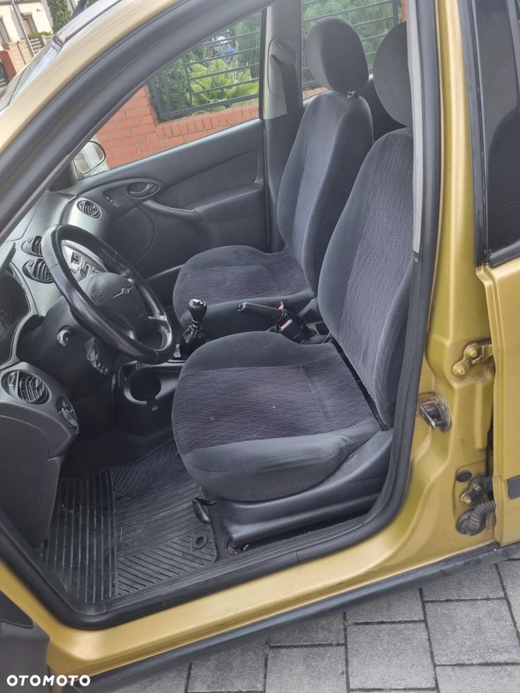 Ford Focus - 11