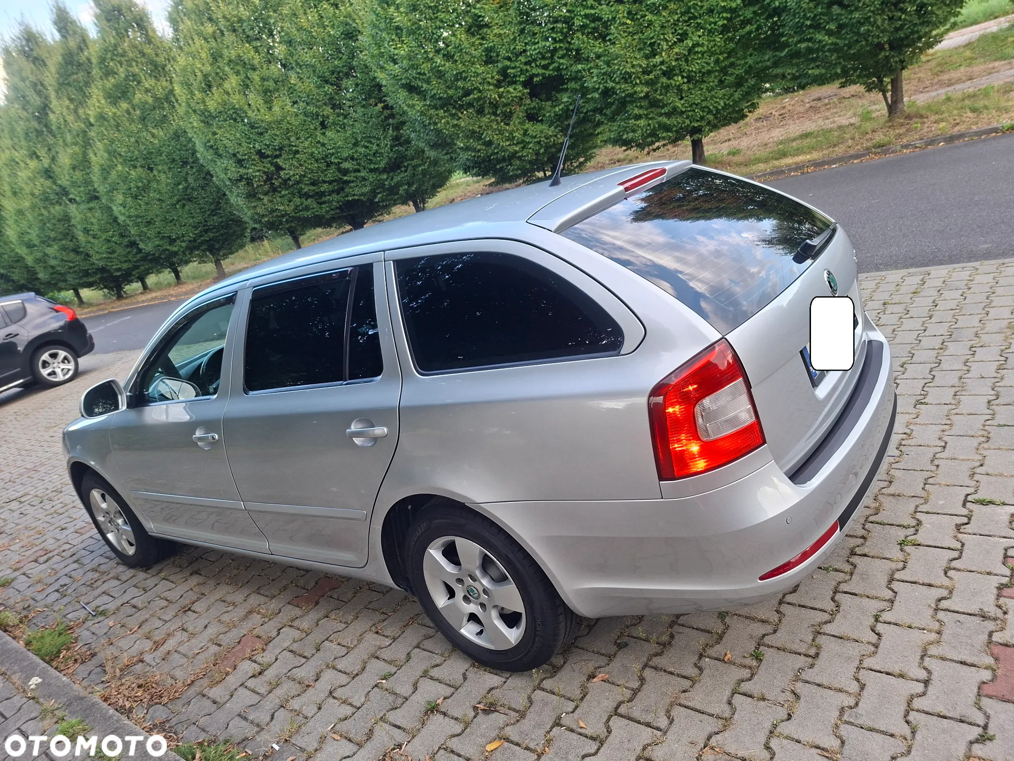 Skoda Octavia 2.0 TDI DPF Elegance - 9