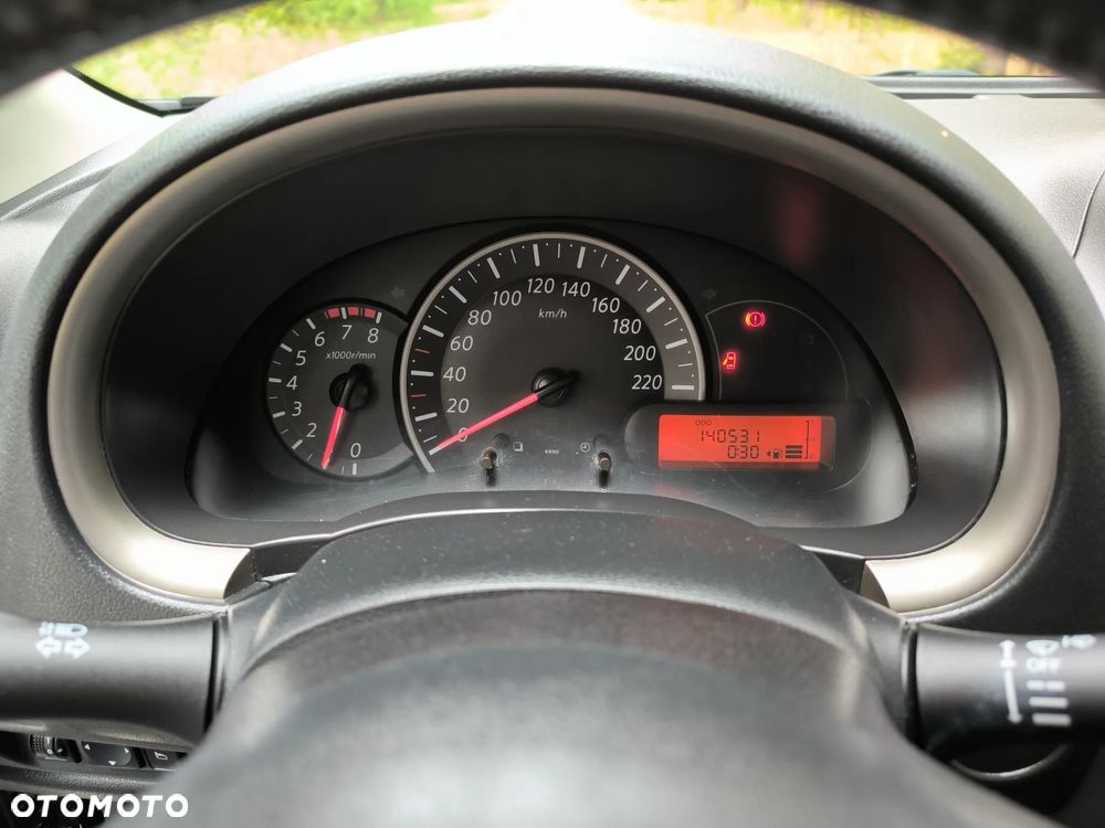 Nissan Micra 1.2 Bild der Frau - 17