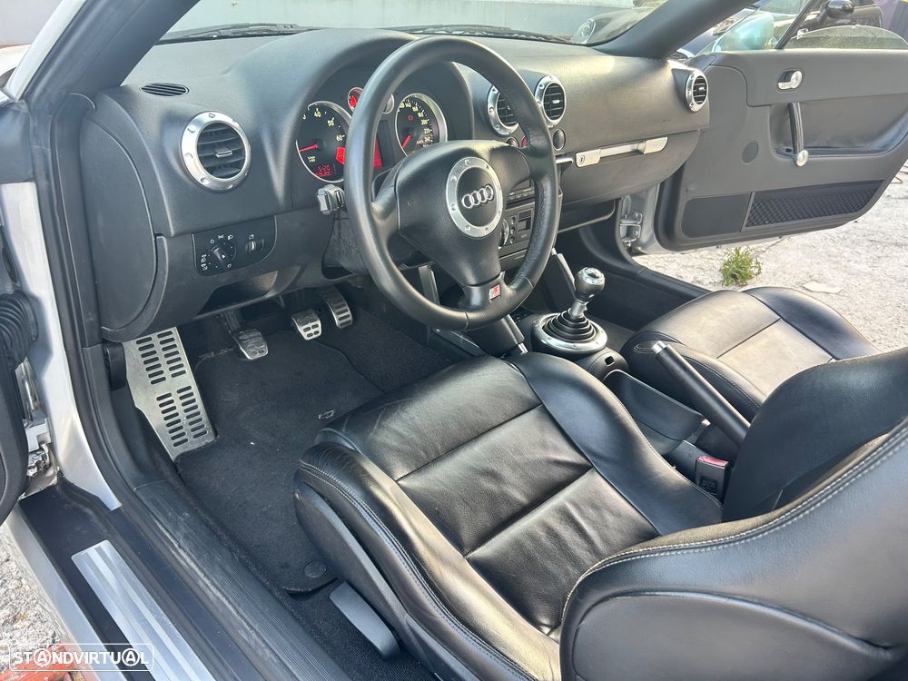 Audi TT Coupé 1.8 T quattro - 11