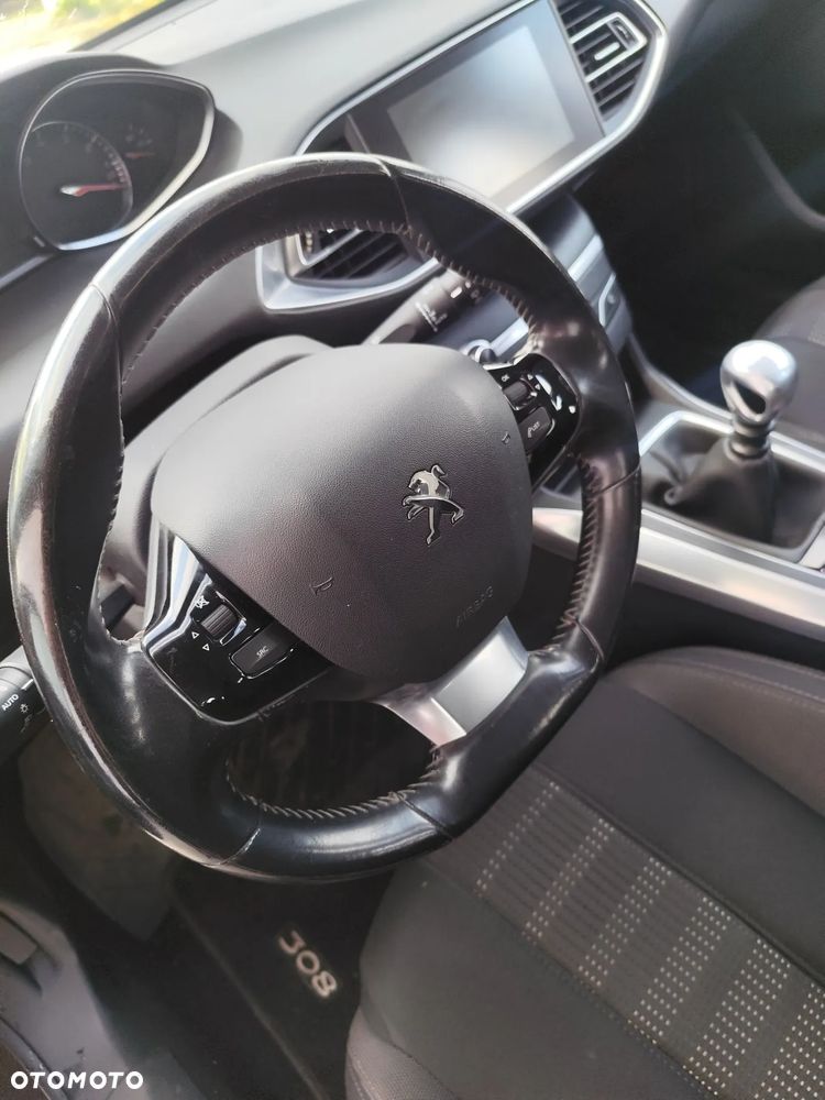 Peugeot 308 SW 1.2 PureTech Allure S&S - 12