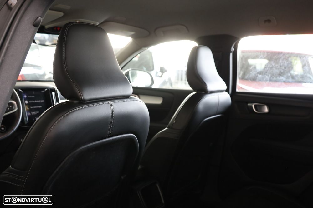 Volvo XC 40 2.0 D3 Momentum Geartronic - 12