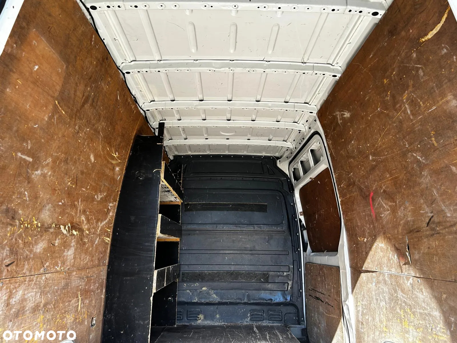 Mercedes-Benz Sprinter - 10