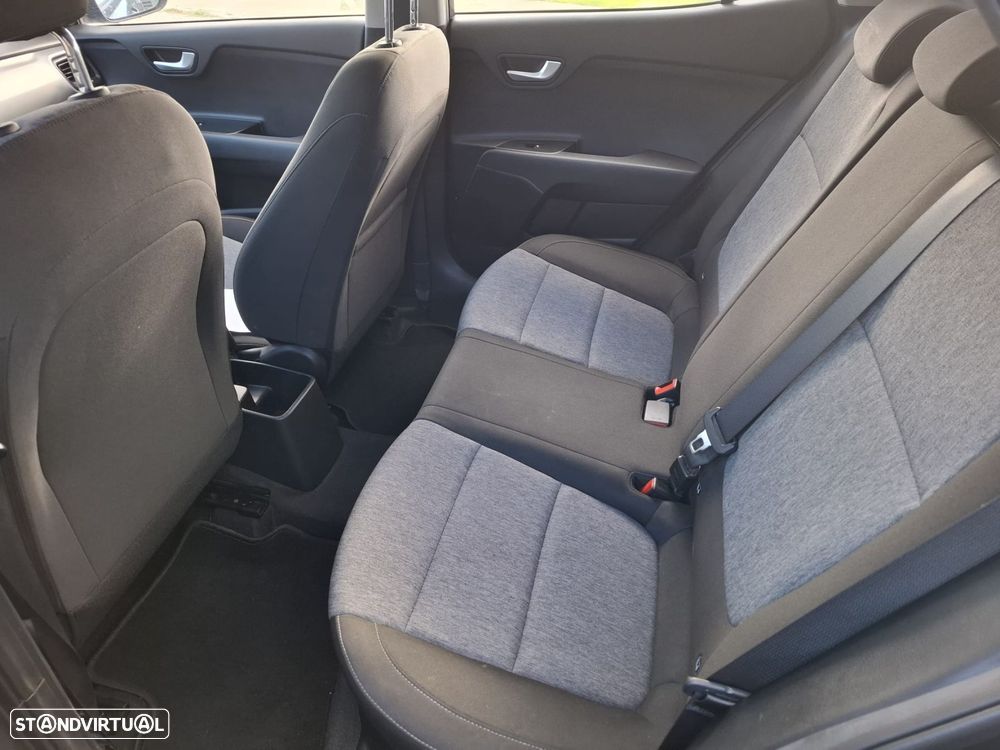 Kia Stonic 1.0 T-GDI Urban - 21