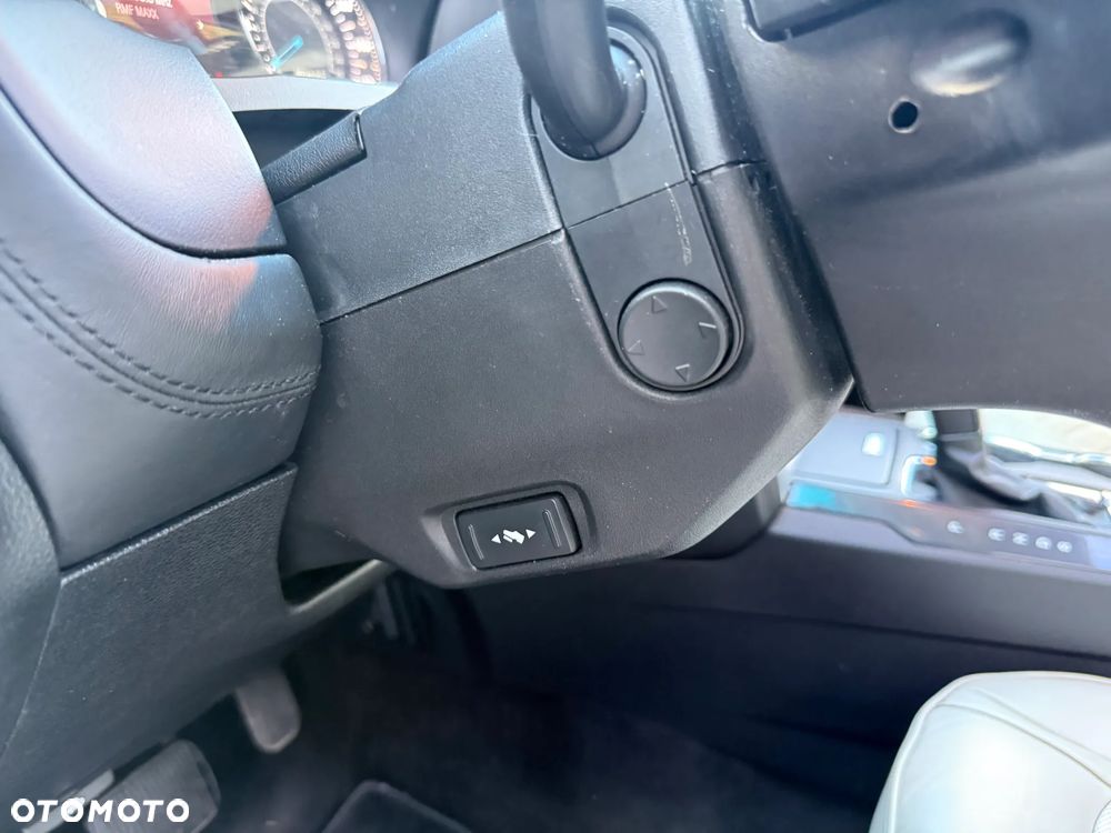 Ford Explorer - 25