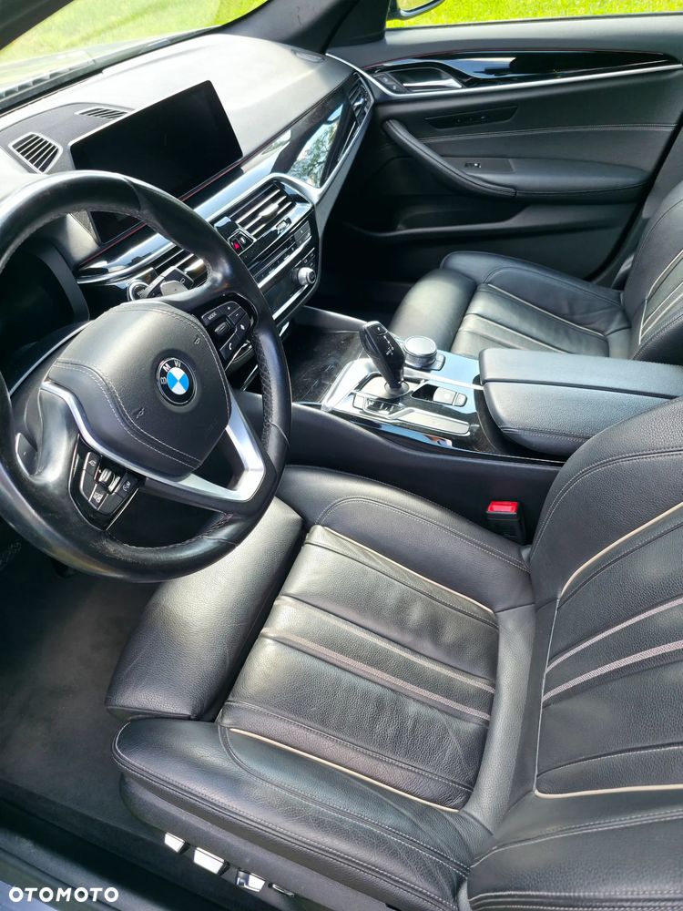 BMW Seria 5 520d xDrive Sport Line - 17