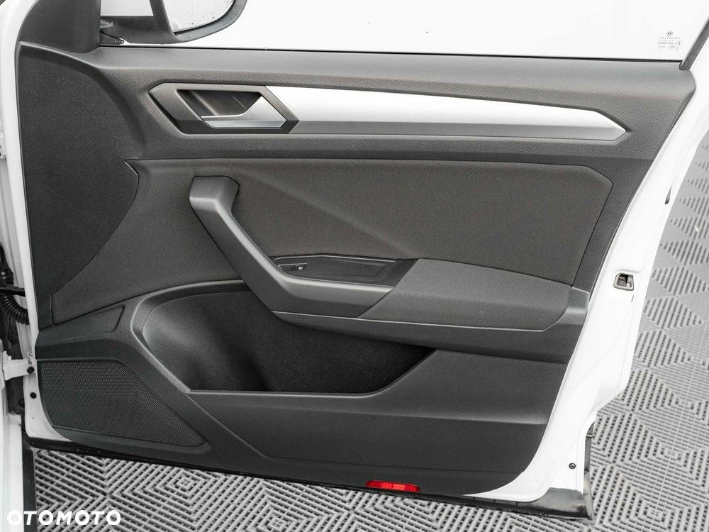 Volkswagen T-Roc 1.5 TSI Life - 29