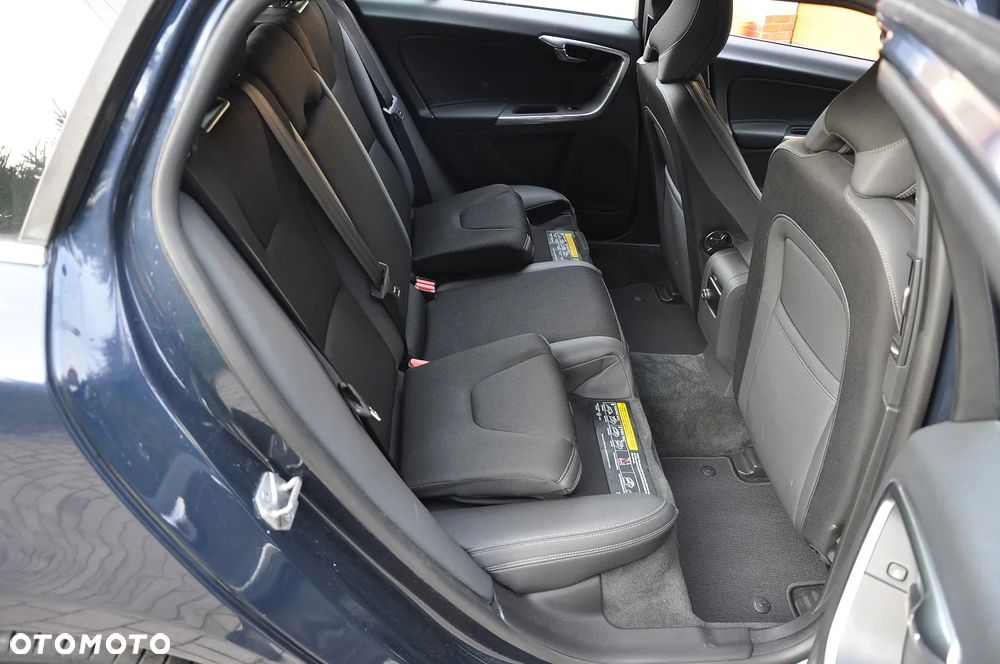 Volvo V60 D4 Geartronic - 25