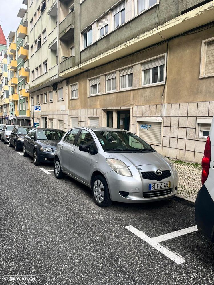 Toyota Yaris 1.0 VVT-i - 1