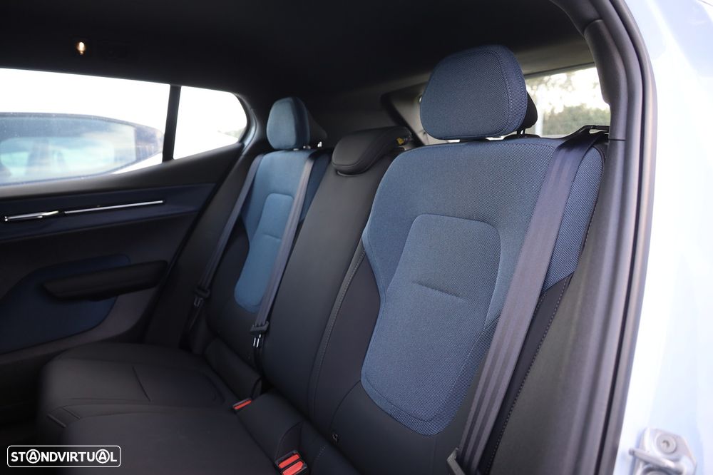 Volvo EX30 69 kWh Single Motor Extended Range Core - 10