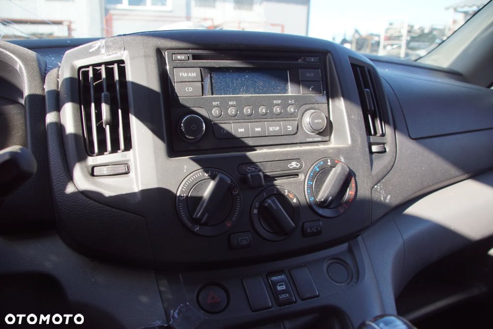 Auto na części - Nissan NV200 Campervan 1.5 DCI 110 KM K9K646 TL4118 K51 2015R Silnik Skrzynia Drzwi Maska Błotnik Zderzak Lampa Klamka Szyba Lusterko Sterownik Moduł Czujnik Licznik Panel Kierownica - 12