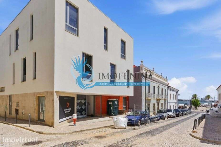 Apartamento T2 de Prestígio com Terraço e Jacuzzi na Zona Ribeirinha - Grande imagem: 2/18
