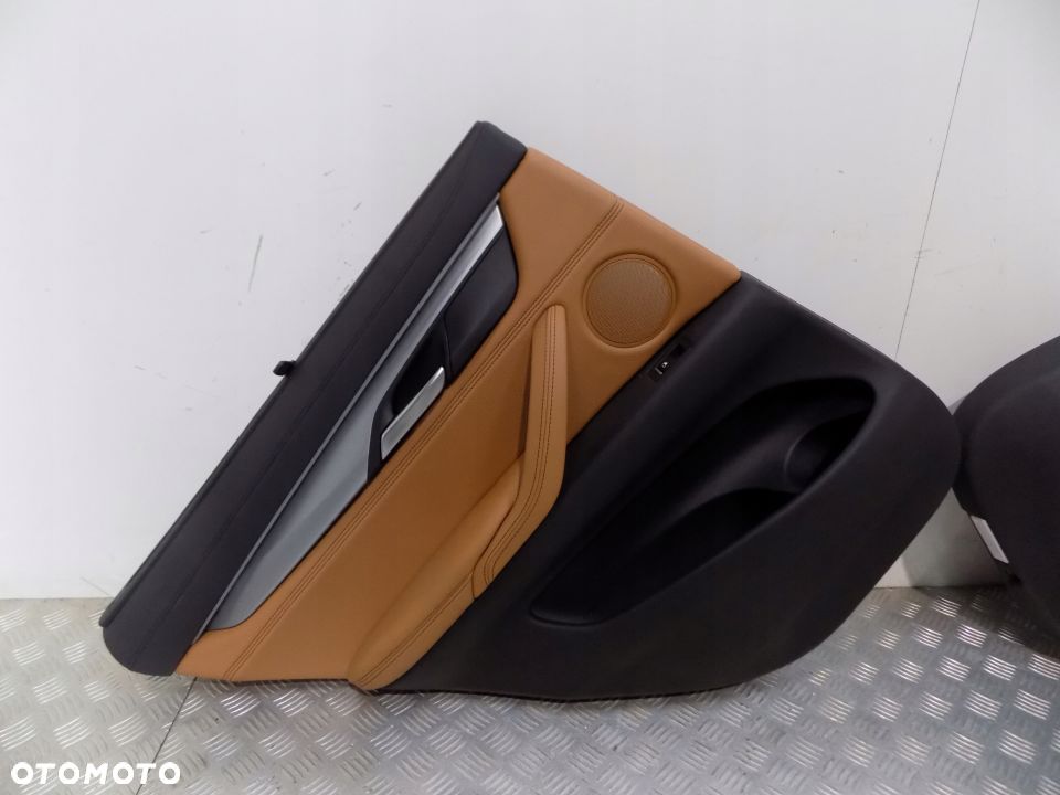 BMW X6 F16 TAPICERKA BOCZKI DRZWI ROLETY MOCOWANIA - 5