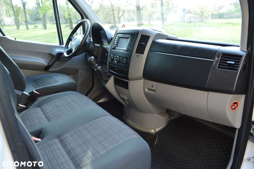 Mercedes-Benz SPRINTER - 16