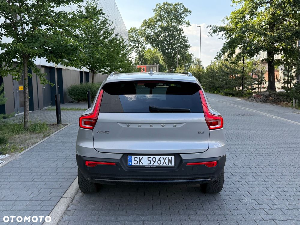 Volvo XC 40 B3 Plus Dark - 8