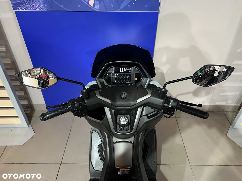 Yamaha NMAX - 9