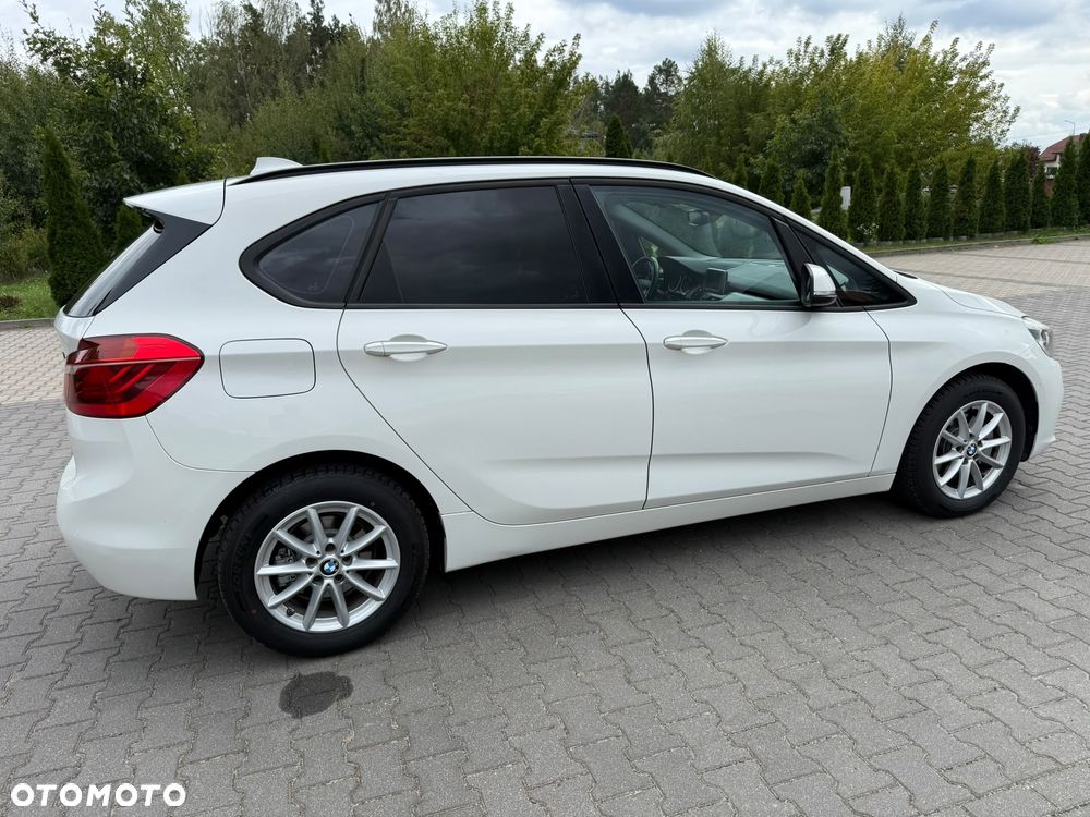 BMW Seria 2 216d - 10
