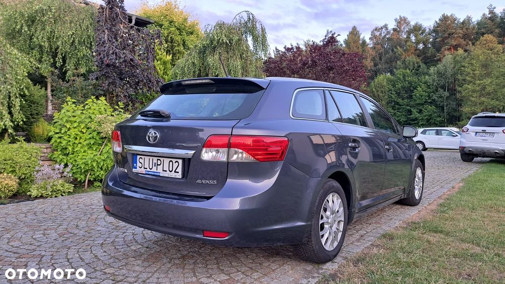 Toyota Avensis 1.8 Premium - 8