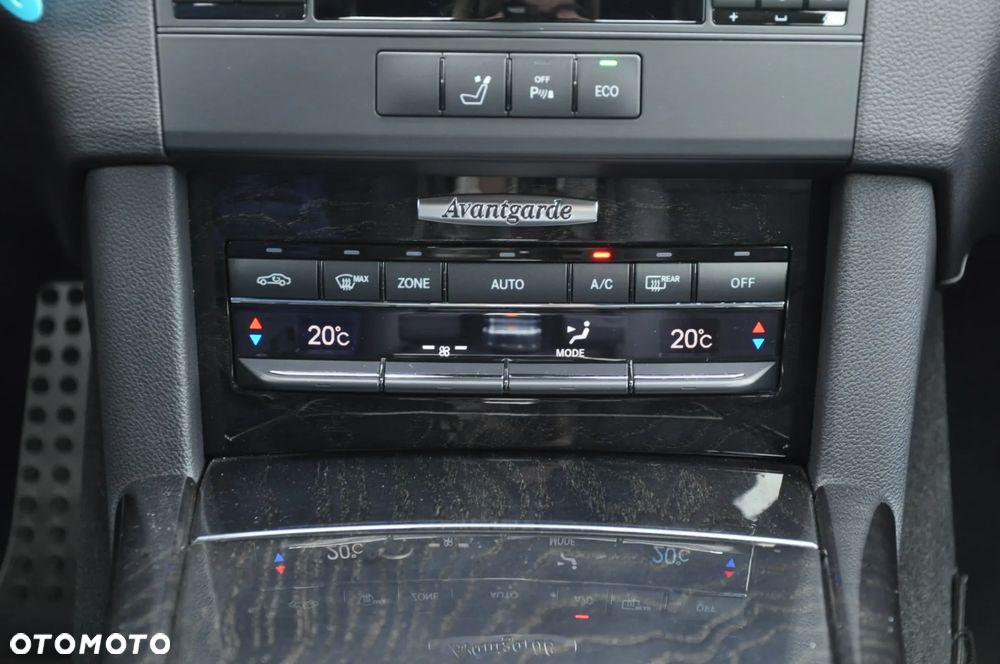 Mercedes-Benz Klasa E 250 CDI 4-Matic BlueEff Avantgarde - 34