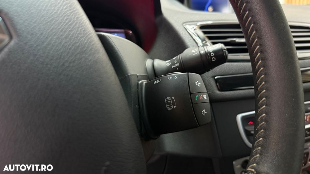 Renault Megane ENERGY dCi 110 Start & Stop Bose Edition - 24