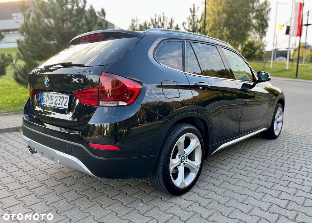 BMW X1 xDrive20i Sport Line - 9
