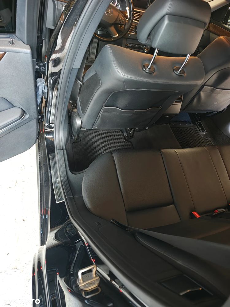 Mercedes-Benz Klasa E 200 CGI BlueEff - 32
