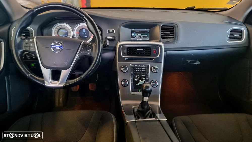 Volvo V60 1.6 D2 Drive Momentum Start/Stop - 4