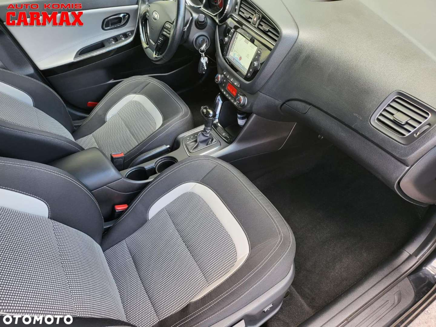 Kia Ceed 1.6 CRDi 136 DCT ISG SW Platinum Edition - 31