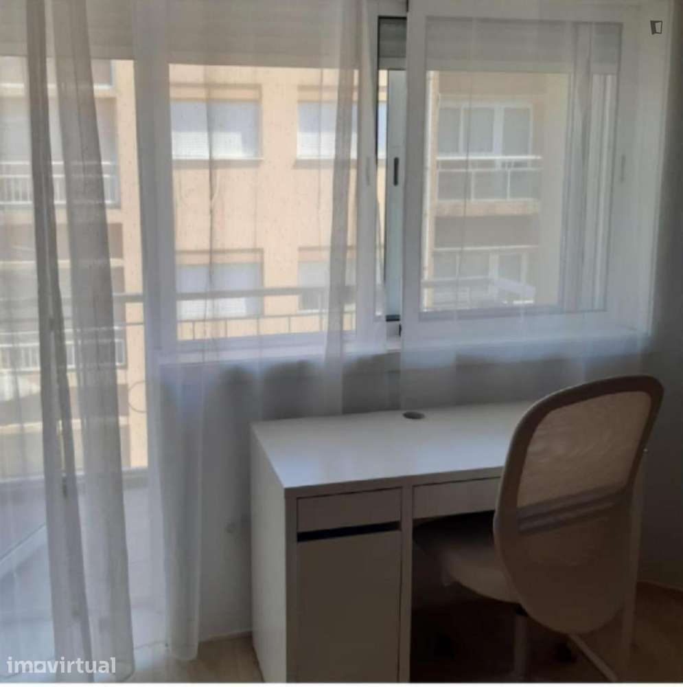 Quarto - localizado em Paranhos Porto - Grande imagem: 4/12