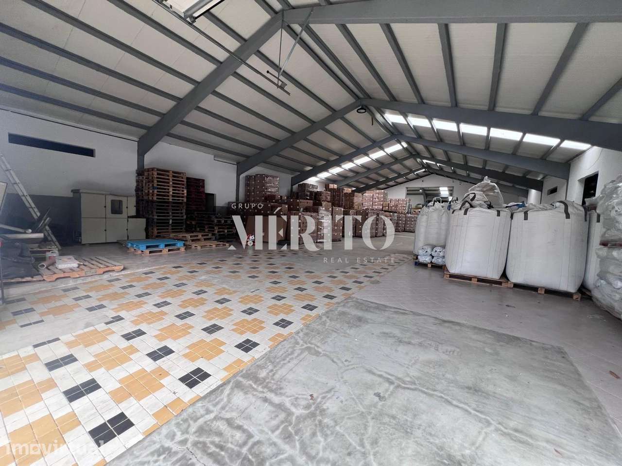 Pavilhão à Venda em Esmeriz - Vila Nova de Famalicão - Grande imagem: 5/16