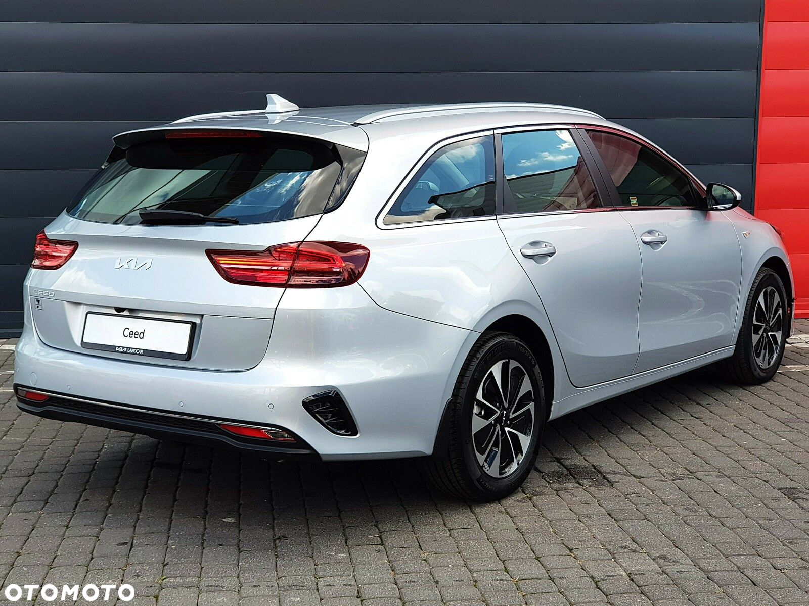 Kia Ceed - 11