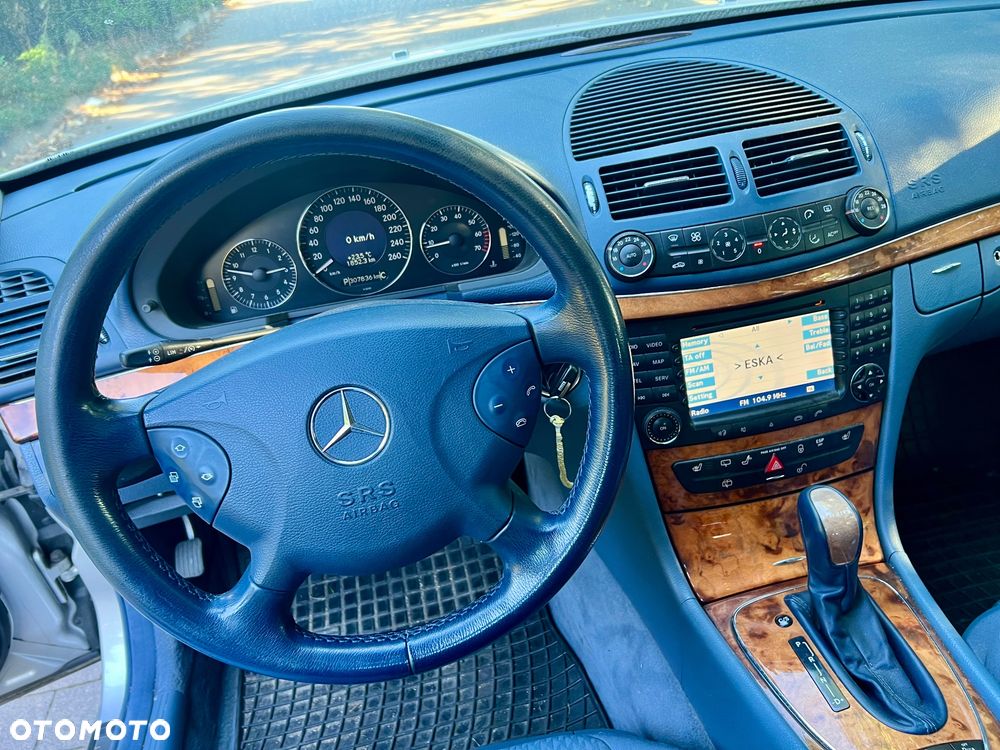 Mercedes-Benz Klasa E 320 4-Matic T Elegance - 7