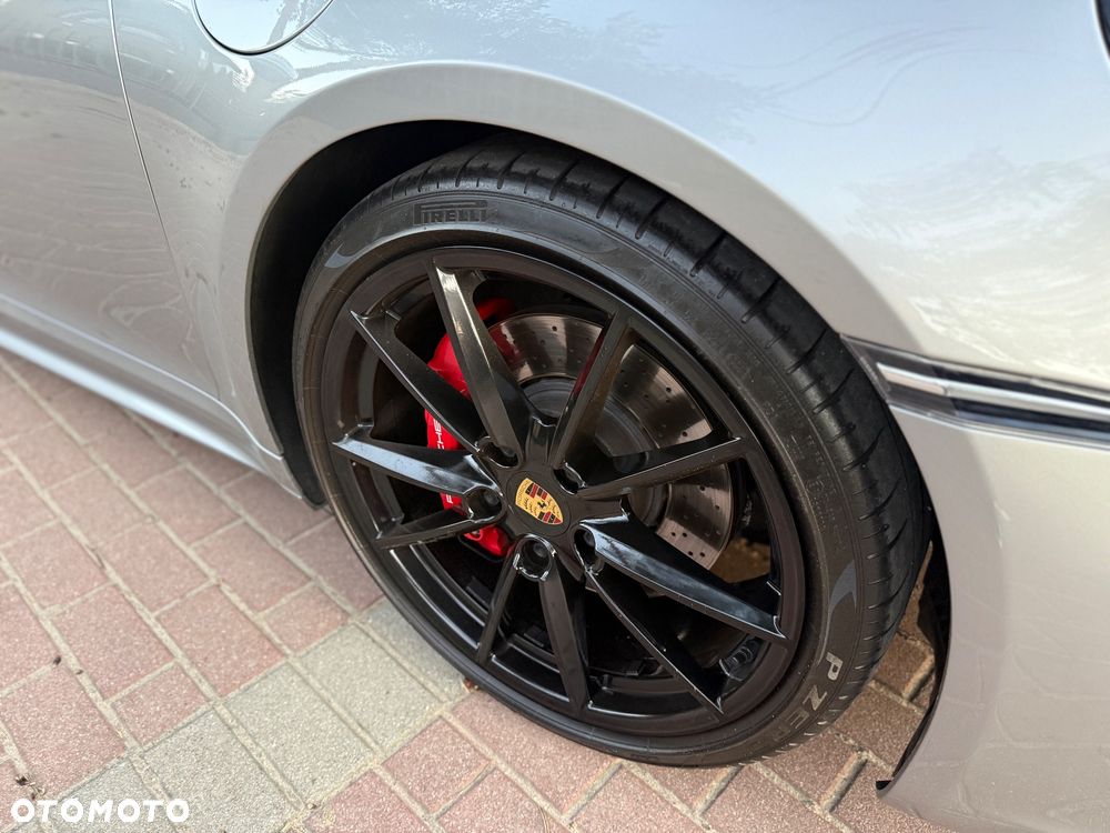 Porsche 911 Carrera 4S PDK - 30