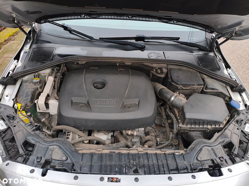 Volvo V60 Cross Country T5 AWD Geartronic Momentum - 13