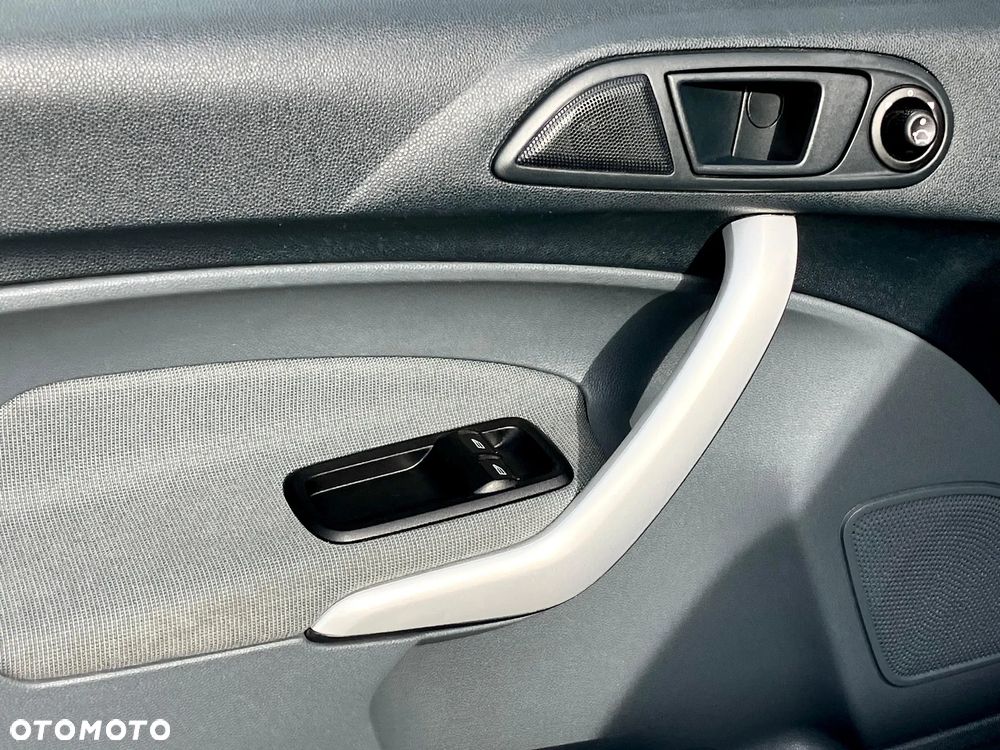 Ford Fiesta 1.6 Titanium - 14