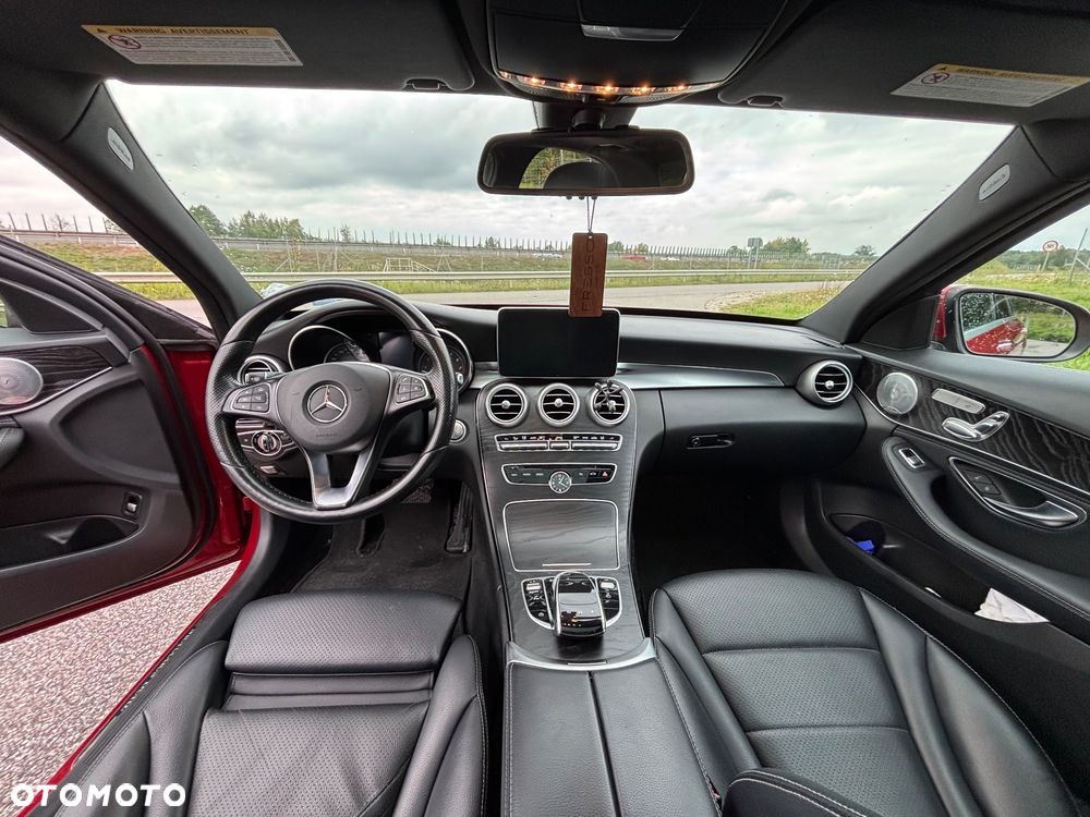 Mercedes-Benz Klasa C 300 7G-TRONIC - 16