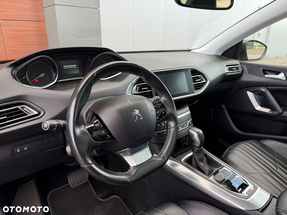 Peugeot 308 1.2 PureTech Allure S&S - 19