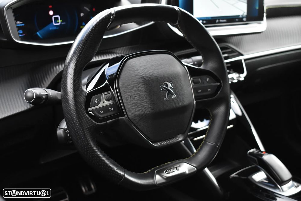 Peugeot e-208 GT - 31