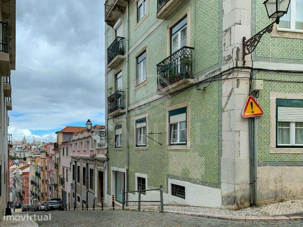 T1+1 com 60 m2 /Santa Catarina ( Lisboa) /Rés-do-chão com charme unico - Grande imagem: 3/33