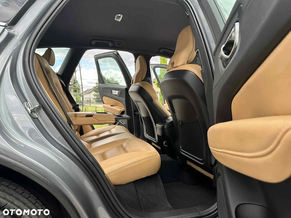 Volvo XC 60 B5 D AWD Inscription - 26