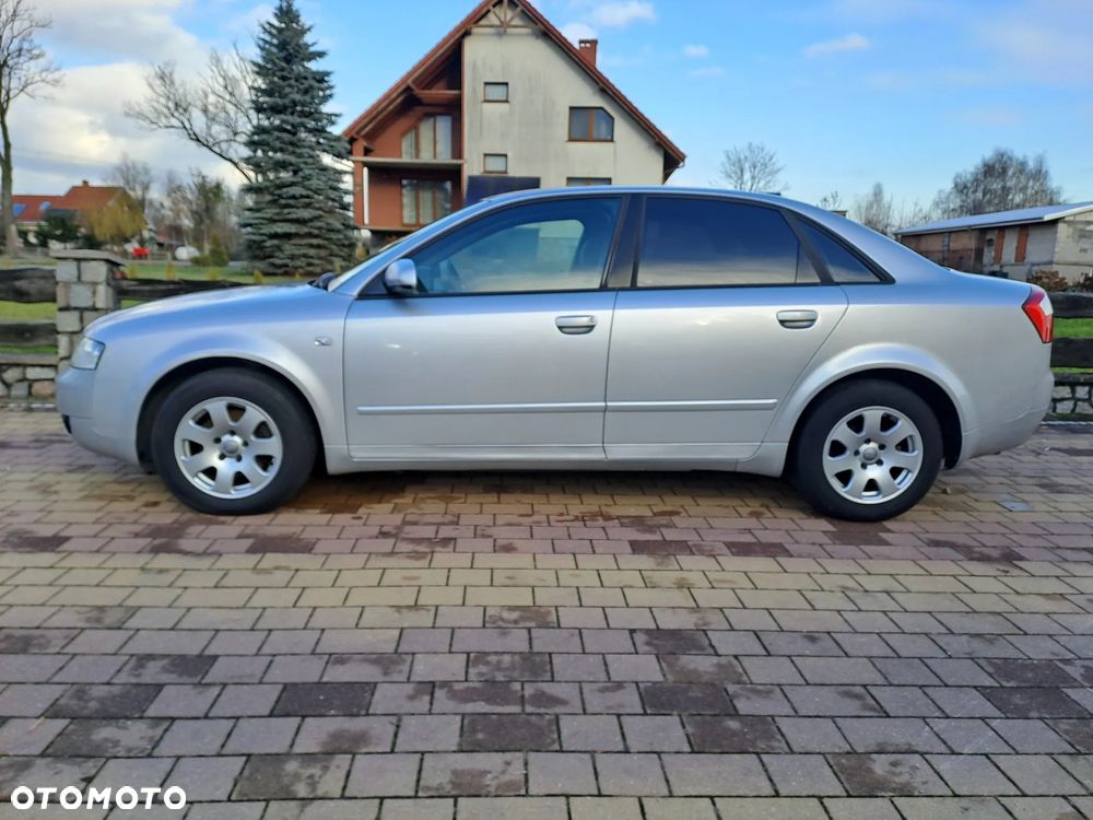 Audi A4 Limousine - 9